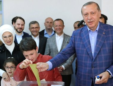 Δημοψήφισμα Τουρκία: Μειώνεται η διαφορά μεταξύ του «ναι» και του «όχι»